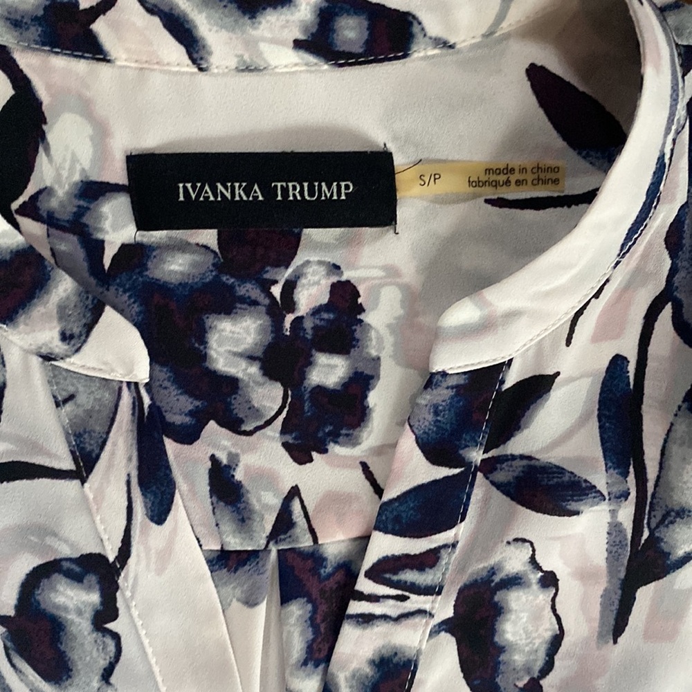 Floral blouse - Picture 2 of 4